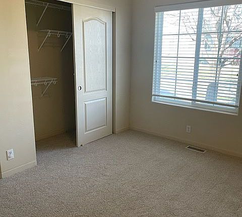 4th image of 15417 Armstrong St