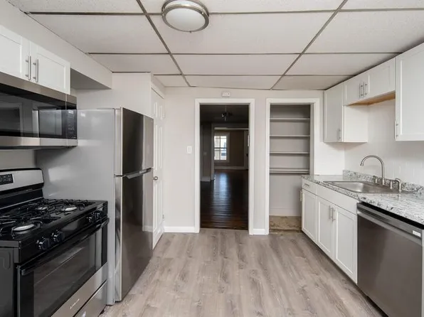 428 7th Ave #2, Troy, NY 12182