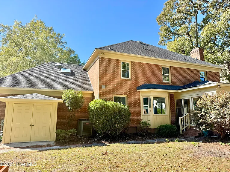 703 Daventry Dr — Photo 9
