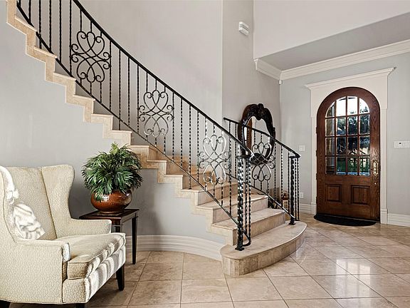 5th image of 7510 Covewood Dr