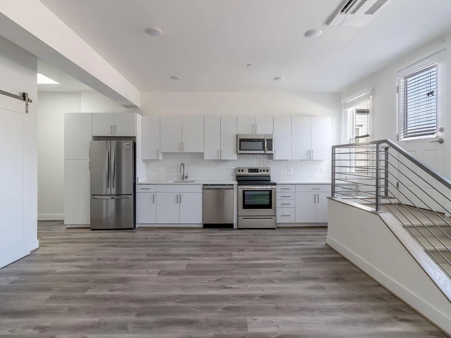 1 bed, 868 sqft, $1,890 — Photo 1