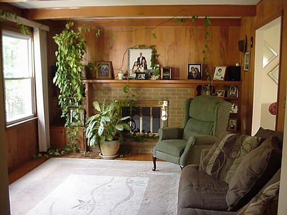 4th image of 1570 Marwood Dr SE