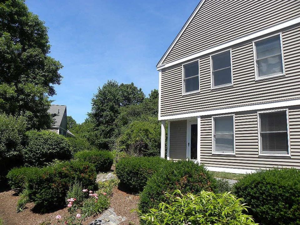 1st image of 32 Glenridge Drive #32