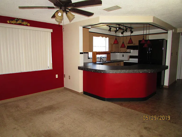 9926 Rainbow Ln — Photo 2