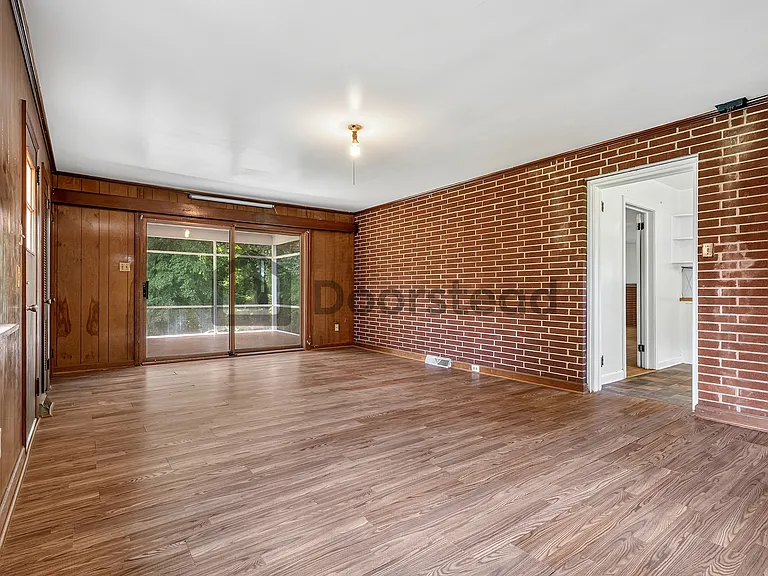1217 Forestdale Dr — Photo 27