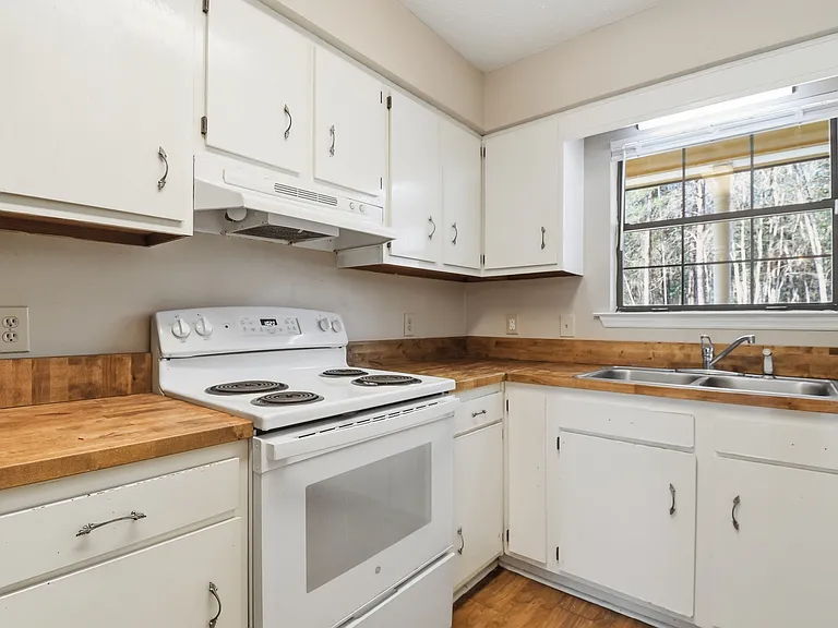 907 Ash Street Ext #B — Photo 11
