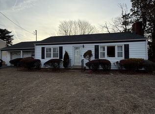 2 Liberty Ave, Hicksville, NY 11801