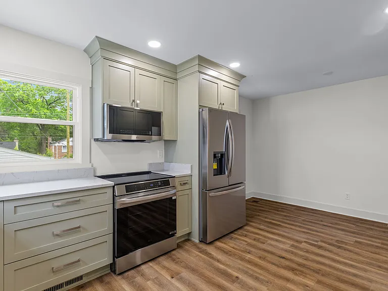3908 Plymouth Rd — Photo 15
