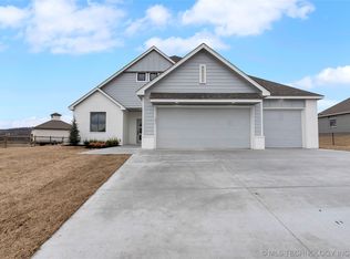 19200 E Round Mountain Rd, Catoosa, OK 74015