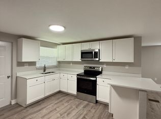 527 Lazy Lake Dr W, Lakeland, FL 33801