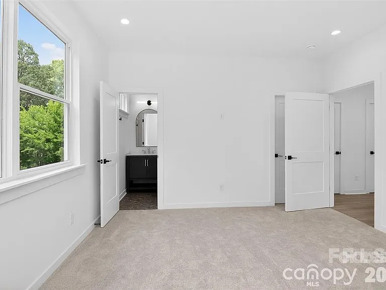 2716 Baltimore Ave — Photo 20