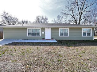 1054 W Lombard St, Springfield, MO 65806