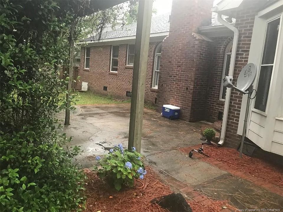 2nd image of 2394 Riverchase Pl