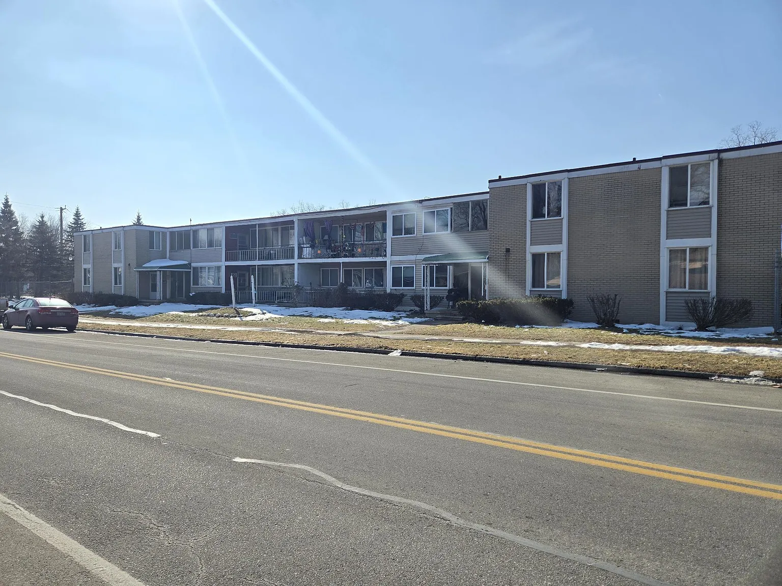 River Park Apartments — Photo 3