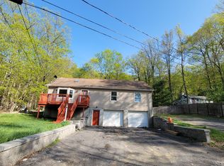 21 Woodland Cir N, Monroe, NY 10950