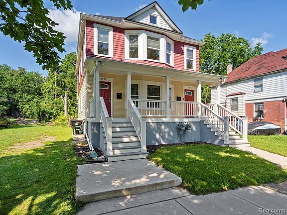 2nd image of 2499 Sheridan St