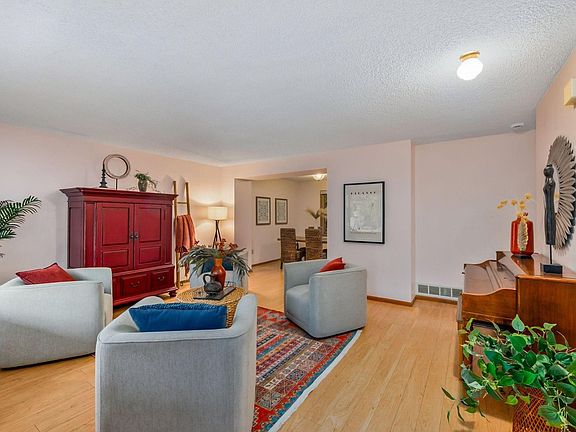 4th image of 1631 Dogwood Ct