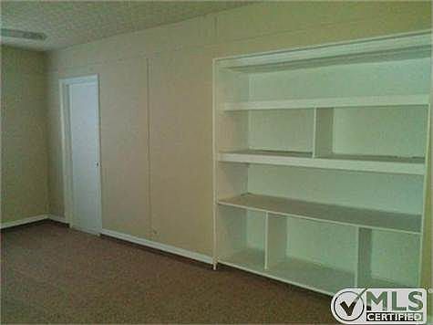 3rd image of 3913 O'Henry Dr