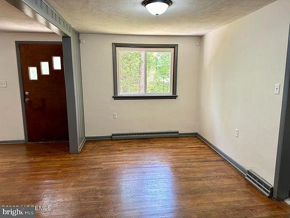 5th image of 135 S Main St