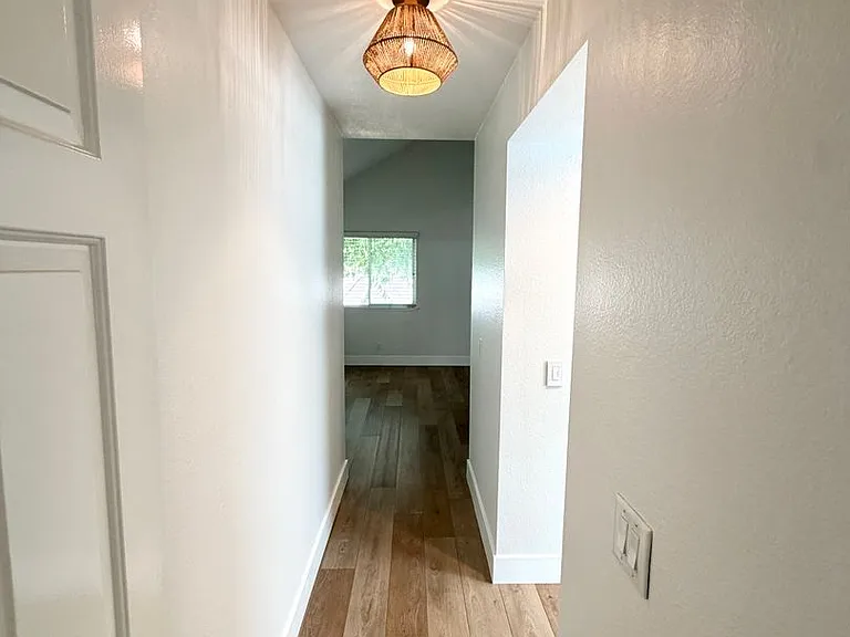 1345 Sunrise Cir N — Photo 10