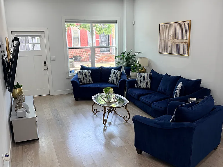 2239 Tasker St — Photo 4