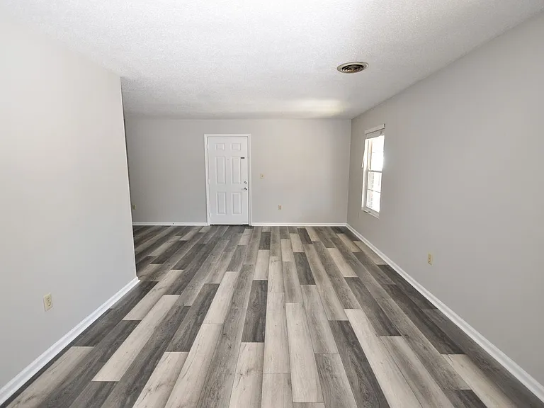 620 Oak Park Blvd #106 — Photo 28