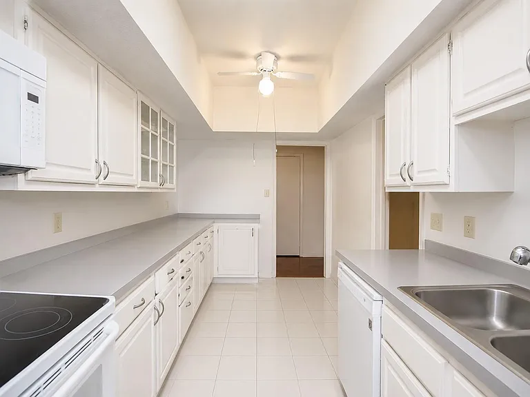 2425 Underwood St #346 — Photo 11