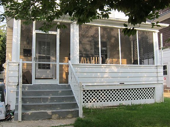 2nd image of 242 No 2 Ave