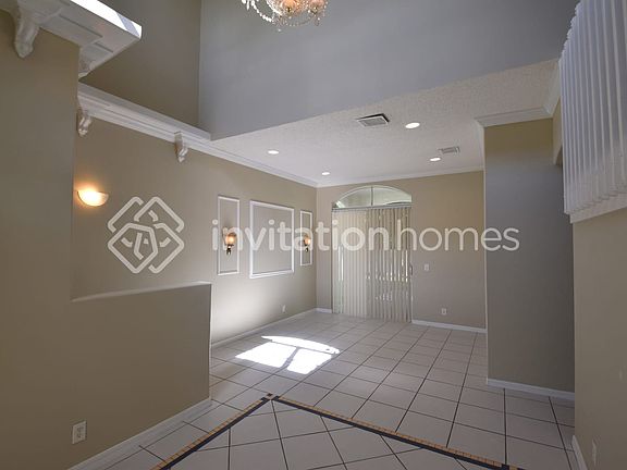 3rd image of 4891 SW 35th Ter