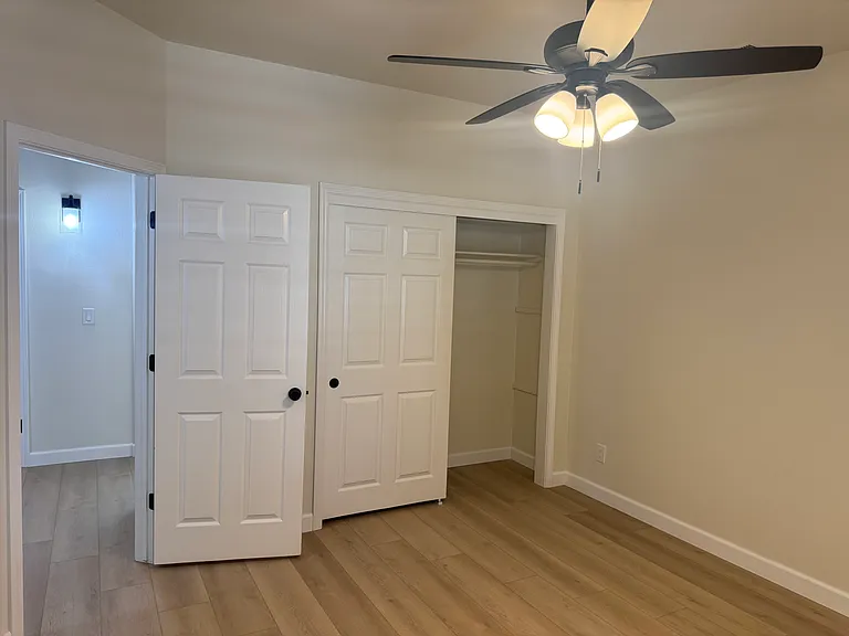 845 E Green Acres Dr — Photo 16