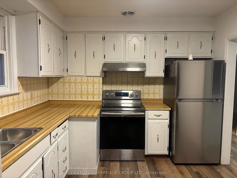 65 Cummer Ave — Photo 4