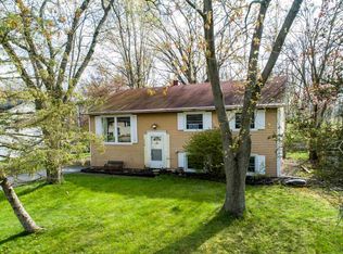 1328 Woodmere Dr, New Haven, IN 46774