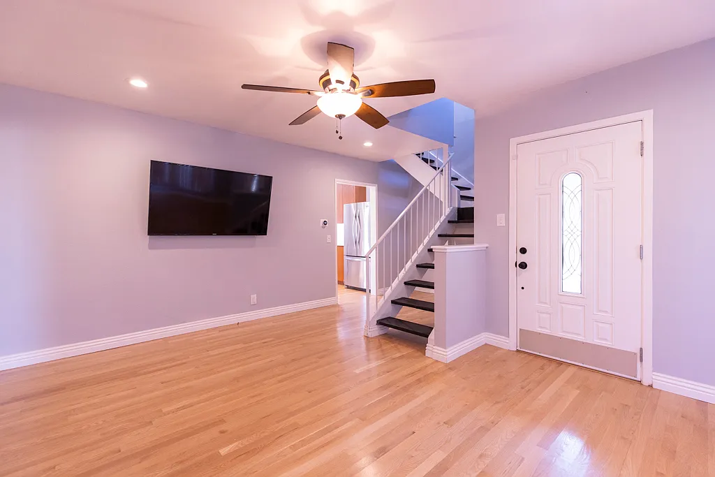 4552 Nipomo Ave — Photo 1