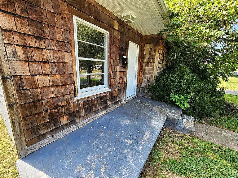 939 S Fort Ave — Photo 2