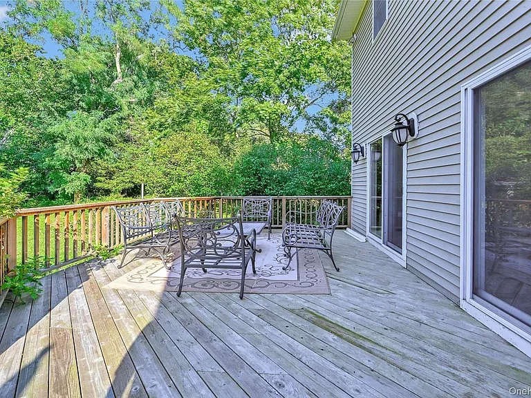 215 Kouros Rd — Photo 26
