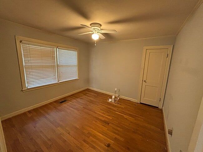 1st image of 6713 Waverly Dr #6712