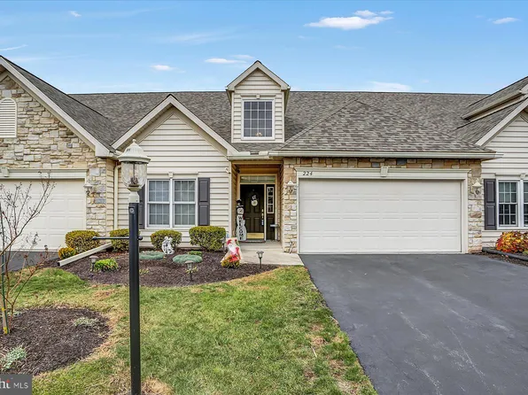 224 Brookridge Ct, Harrisburg, PA 17112