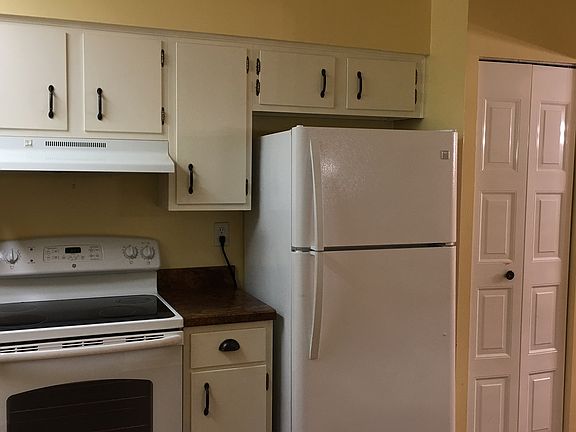 4th image of 412 Logsdon Ct