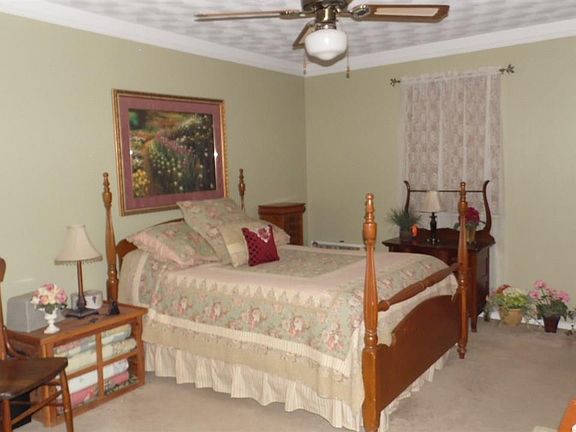 5th image of 308 Kathleen Dr