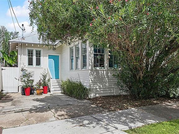 3rd image of 4904 S Robertson St
