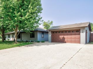 2308 Chicago Ave, Spirit lake, IA 51360