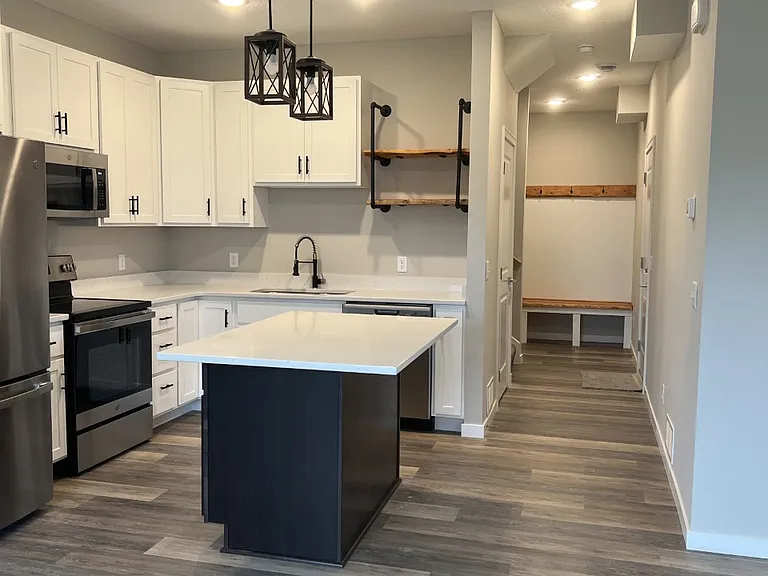 7786 Lachman Ave NE — Photo 2