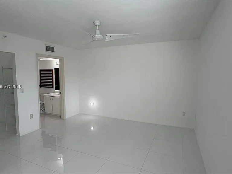 9560 Weldon Cir #J308 — Photo 8