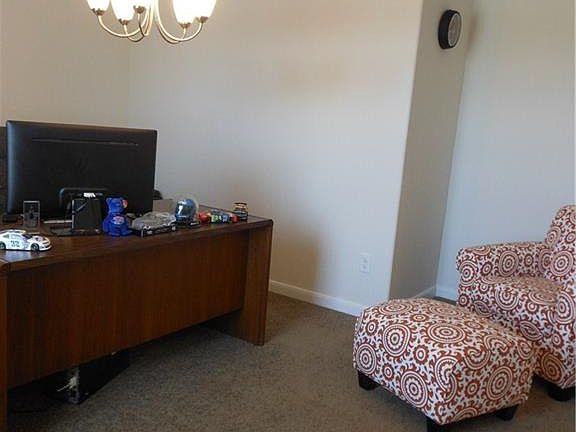 4th image of 101 Omaha Ct