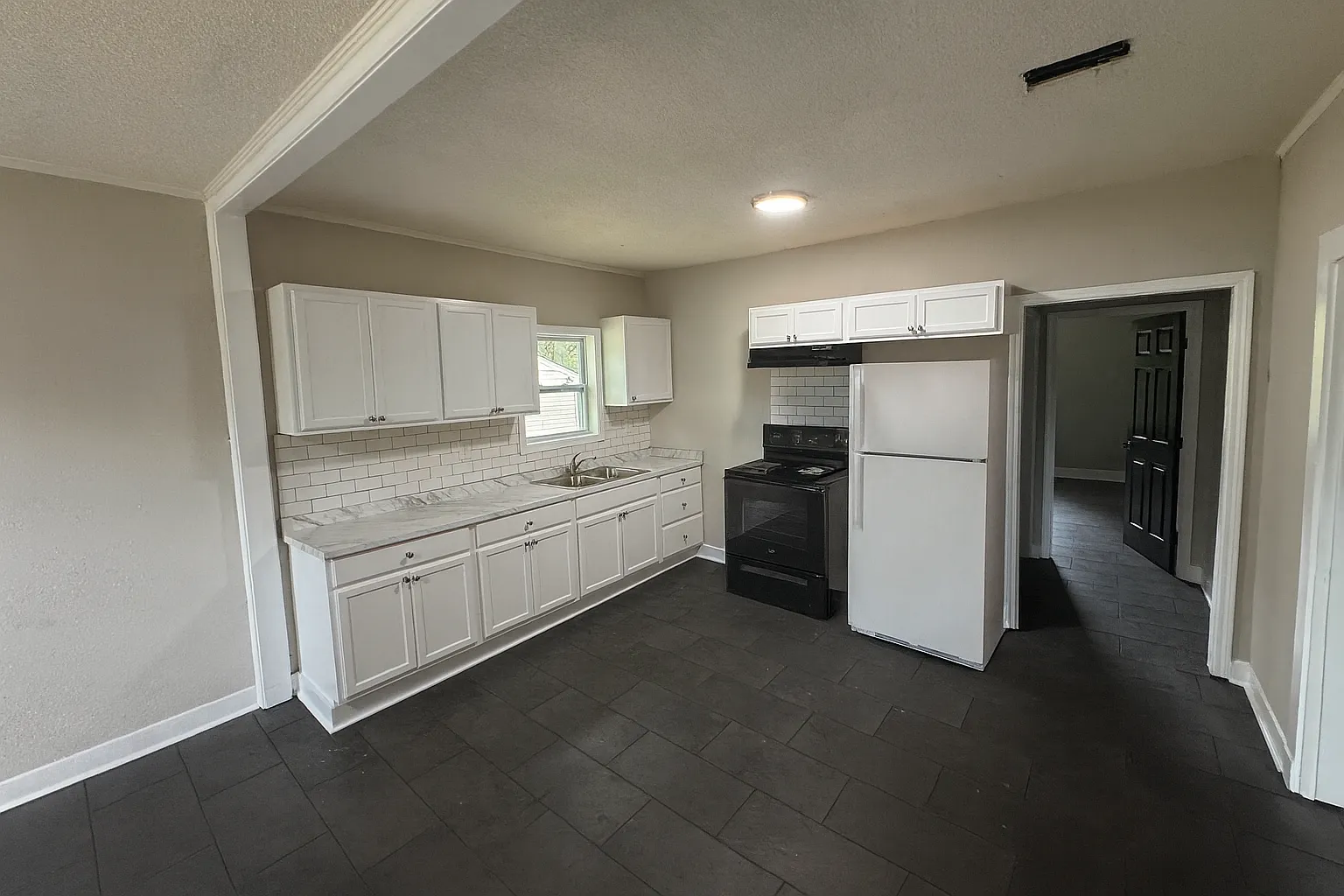 4 bed, 1414 sqft, $1,550 — Photo 4