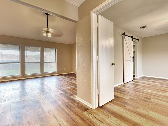 4th image of 327 Southerland Ave