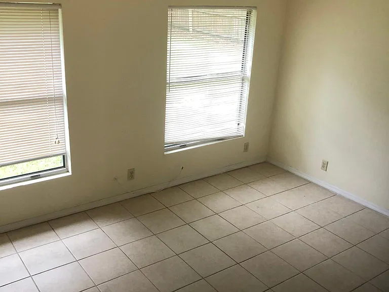 746 Park Hill Ave — Photo 2