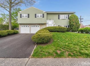114 Woodland Ave S, Middlesex, NJ 08846