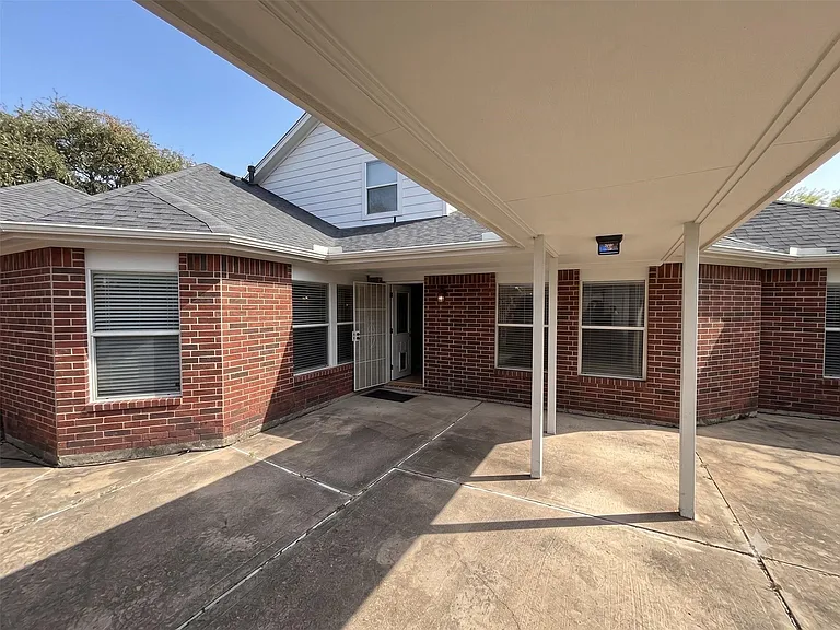 3906 Eastland Lake Dr — Photo 21
