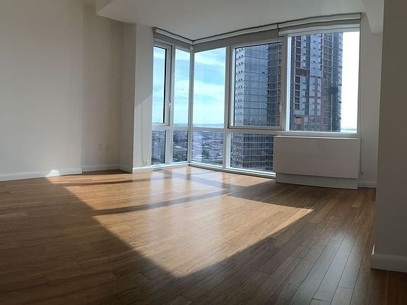 3rd image of 66 Rockwell Pl APT 33G